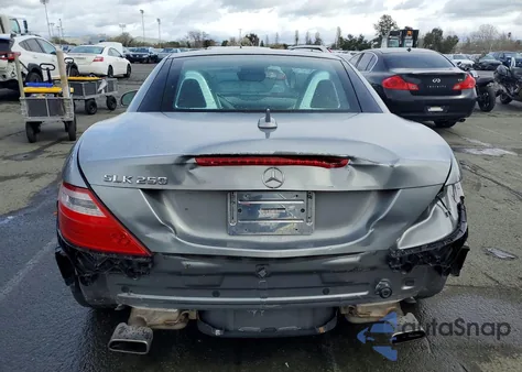 2015 Mercedes-Benz Slk 250 z USA, uszkodzony, nr VIN WDDPK4HA8FF102610